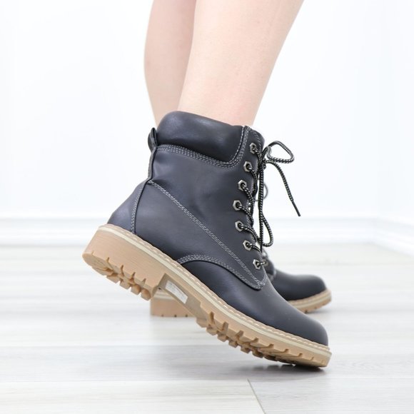 Sherpa Lined Woman's Faux Leather Lug-Sole Combat Ankle Boots - Picture 10 of 13